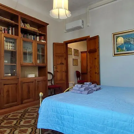 By The Sea, Beachfront With Elevator Appartamento *