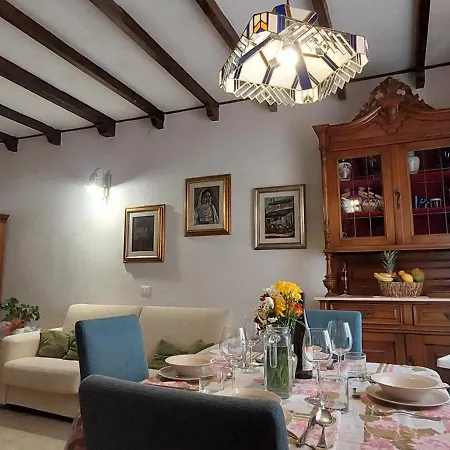 By The Sea, Beachfront With Elevator *