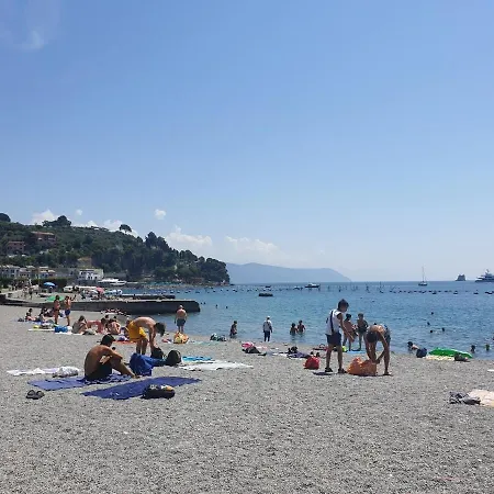 By The Sea, Beachfront With Elevator Le Grazie (Liguria)