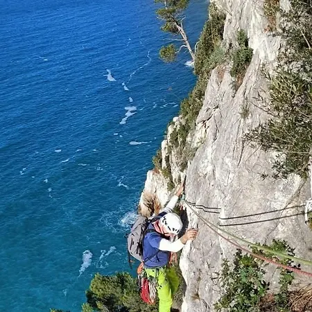 By The Sea, Beachfront With Elevator לה גרציה