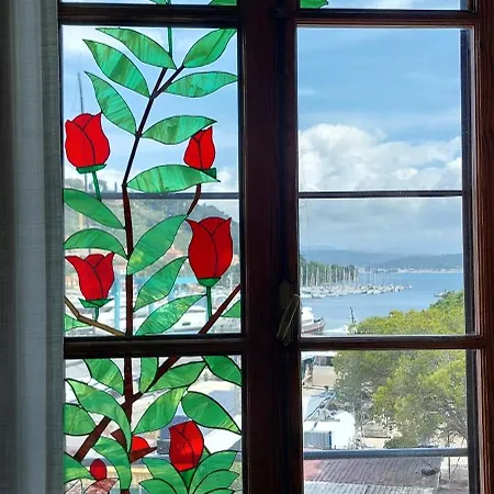 By The Sea, Beachfront With Elevator Apartment Le Grazie (Liguria)