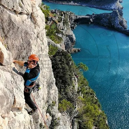 By The Sea, Beachfront With Elevator דירה לה גרציה