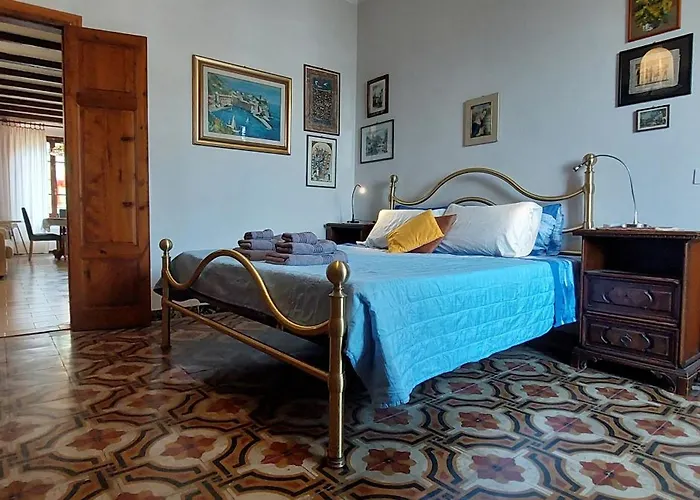 By The Sea, Beachfront With Elevator Appartamento
