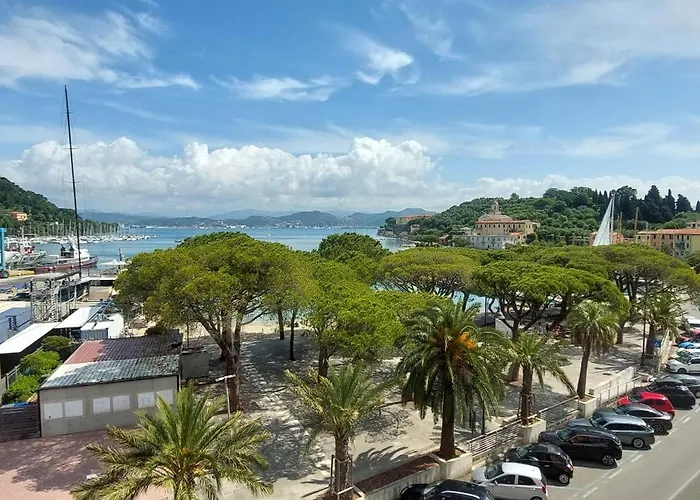 By The Sea, Beachfront With Elevator