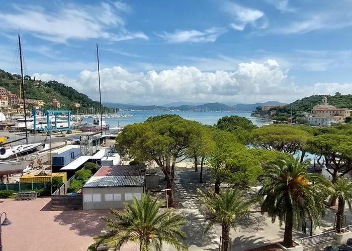 By The Sea, Beachfront With Elevator Appartamento *