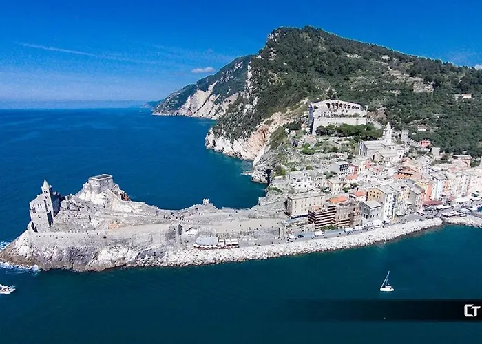 Appartamento By The Sea, Beachfront With Elevator Le Grazie (Liguria)
